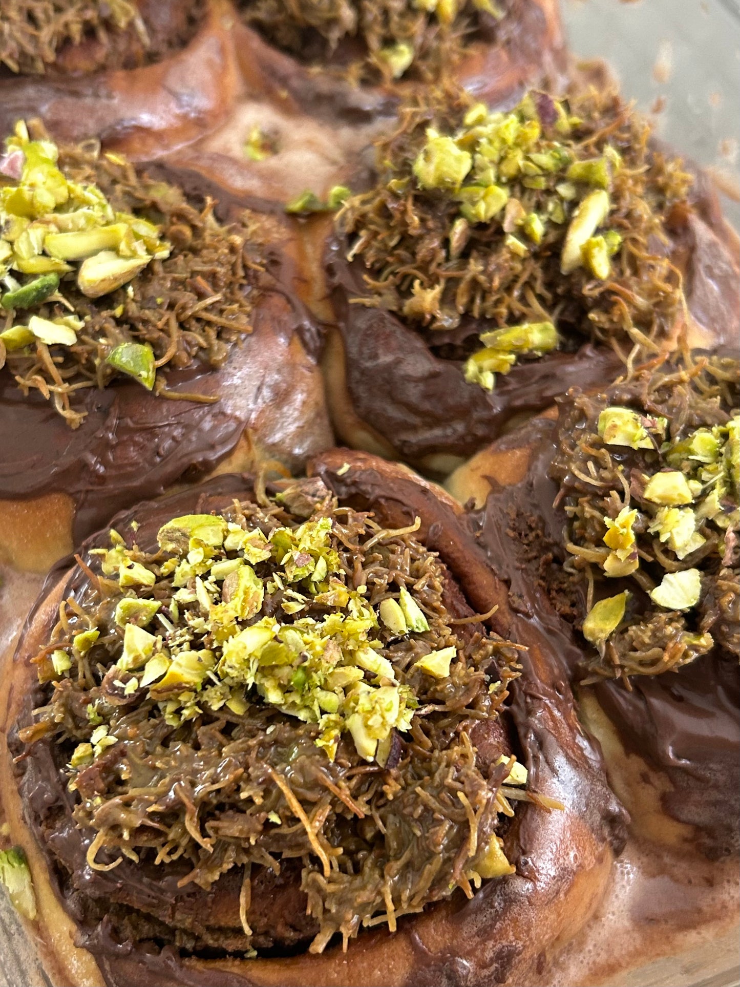 Dubai chocolate cinnamonroll